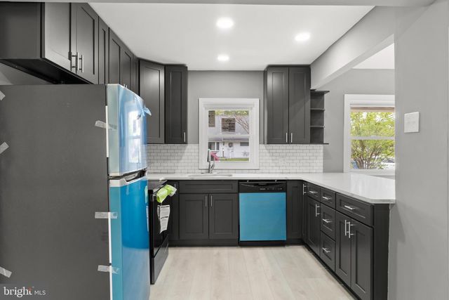 3 INDIAN CREEK WAY, Levittown, PA 19057