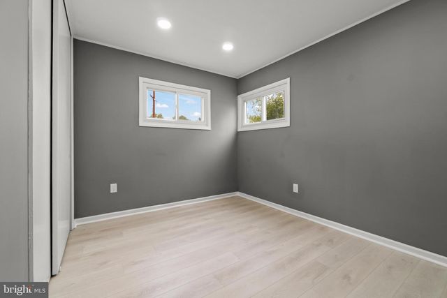 3 INDIAN CREEK WAY, Levittown, PA 19057