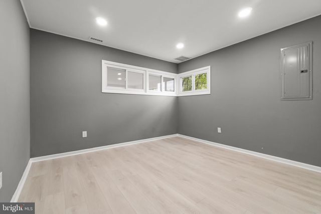 3 INDIAN CREEK WAY, Levittown, PA 19057