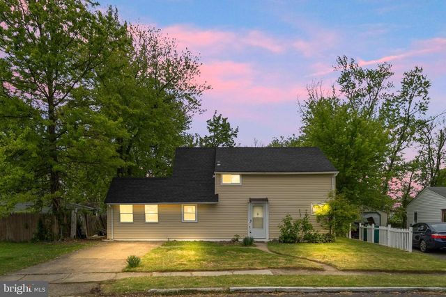 3 INDIAN CREEK WAY, Levittown, PA 19057
