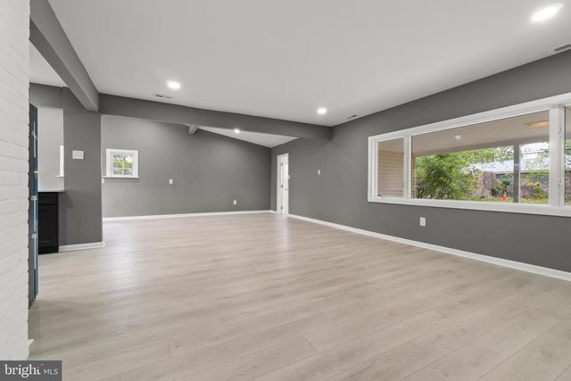 3 INDIAN CREEK WAY, Levittown, PA 19057