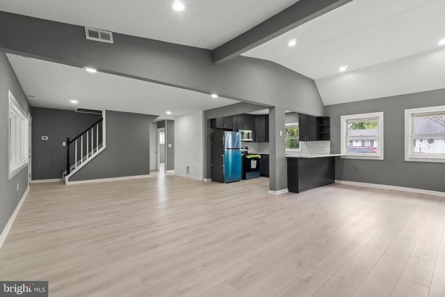3 INDIAN CREEK WAY, Levittown, PA 19057