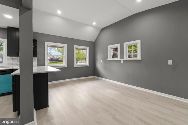 3 INDIAN CREEK WAY, Levittown, PA 19057