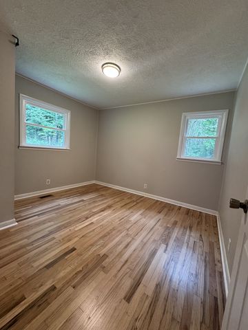 7880 Johnny Crow Rd, Lyles, TN 37098