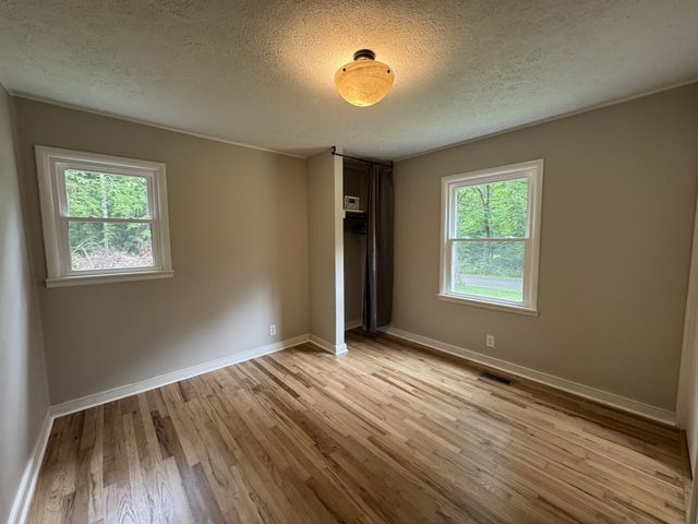 7880 Johnny Crow Rd, Lyles, TN 37098
