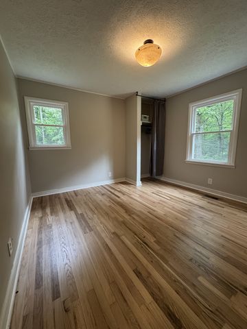 7880 Johnny Crow Rd, Lyles, TN 37098