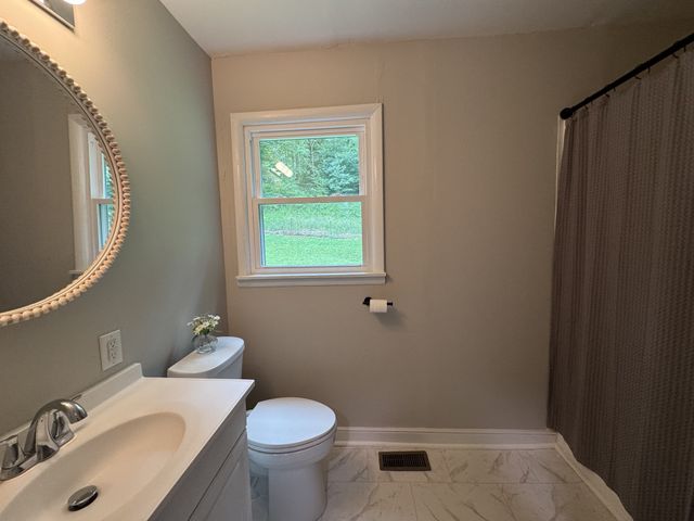7880 Johnny Crow Rd, Lyles, TN 37098