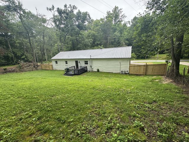 7880 Johnny Crow Rd, Lyles, TN 37098