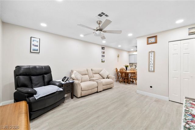 2141 Twickenham Place D, Las Vegas, NV 89108