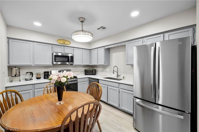 2141 Twickenham Place D, Las Vegas, NV 89108