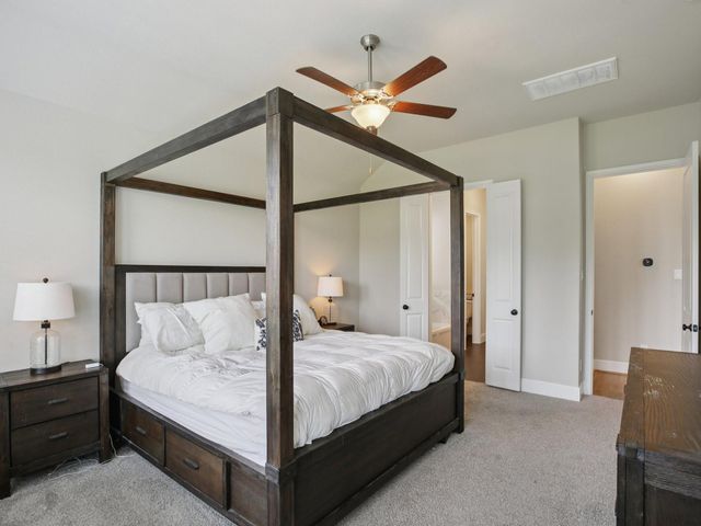 615 Livermore Street, Webster, TX 77598