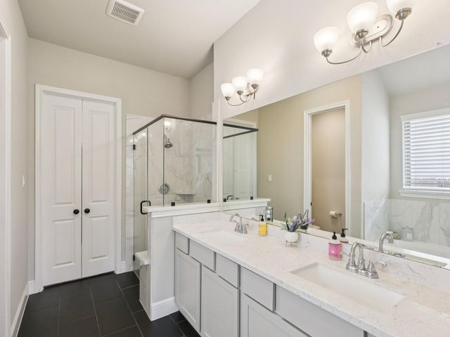 615 Livermore Street, Webster, TX 77598