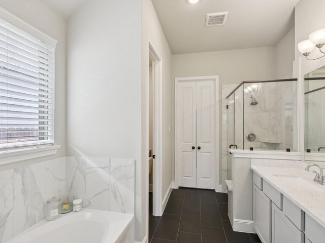 615 Livermore Street, Webster, TX 77598
