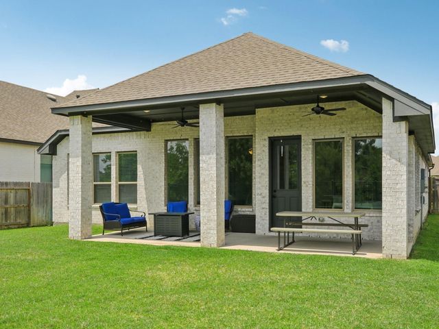 615 Livermore Street, Webster, TX 77598