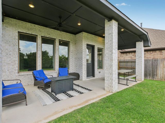 615 Livermore Street, Webster, TX 77598
