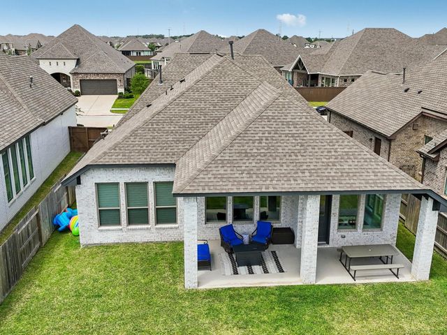 615 Livermore Street, Webster, TX 77598