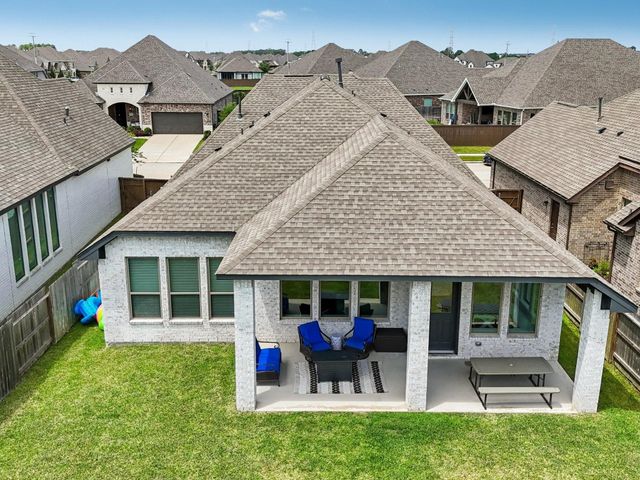 615 Livermore Street, Webster, TX 77598