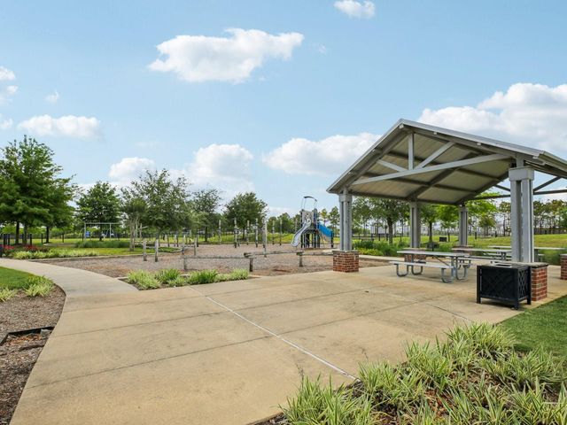 615 Livermore Street, Webster, TX 77598