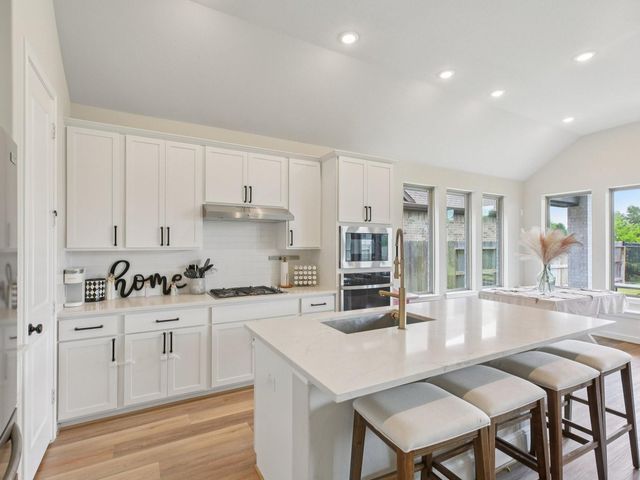 615 Livermore Street, Webster, TX 77598