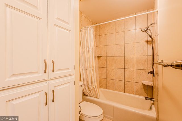 8824 N Maplebrook Court, Brooklyn Park, MN 55445