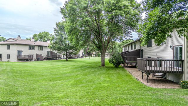 8824 N Maplebrook Court, Brooklyn Park, MN 55445
