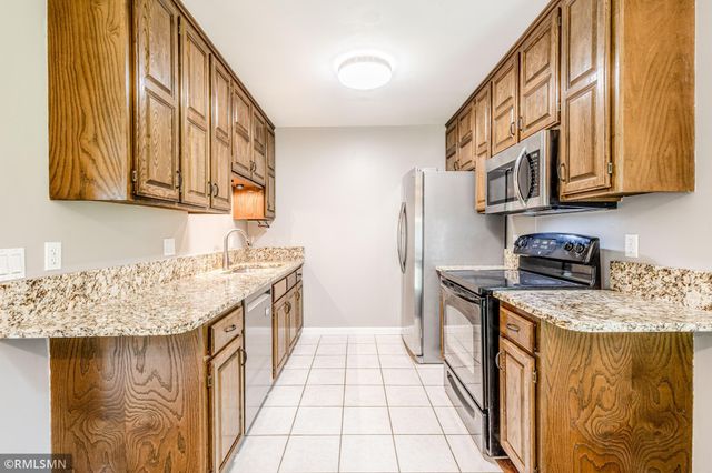 8824 N Maplebrook Court, Brooklyn Park, MN 55445