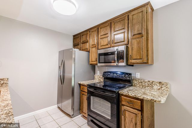8824 N Maplebrook Court, Brooklyn Park, MN 55445
