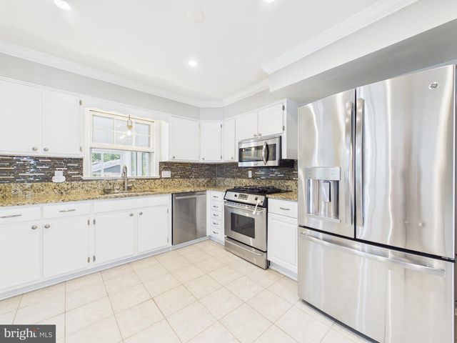 9201 CHERRYTREE DR, Alexandria, VA 22309