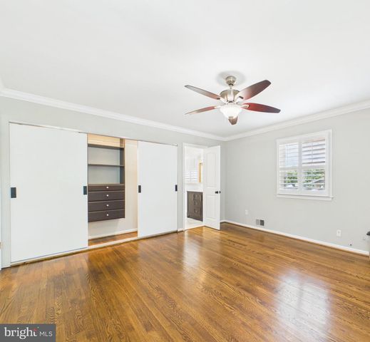 9201 CHERRYTREE DR, Alexandria, VA 22309