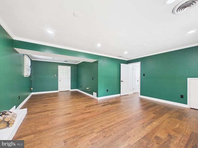 9201 CHERRYTREE DR, Alexandria, VA 22309