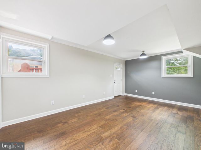 9201 CHERRYTREE DR, Alexandria, VA 22309
