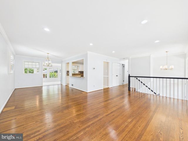 9201 CHERRYTREE DR, Alexandria, VA 22309