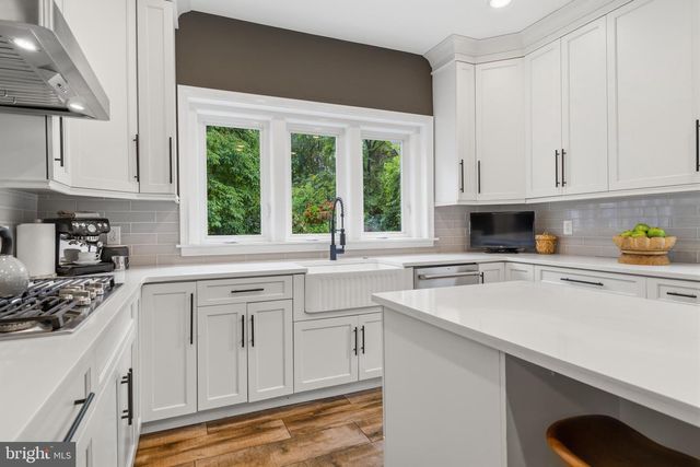 1212 LENOX RD, Jenkintown, PA 19046
