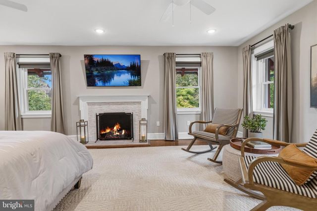 1212 LENOX RD, Jenkintown, PA 19046
