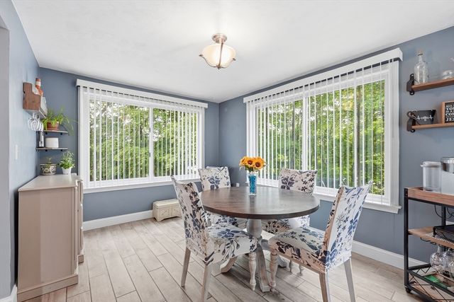 8 Woodside Ter, Auburn, MA 01501