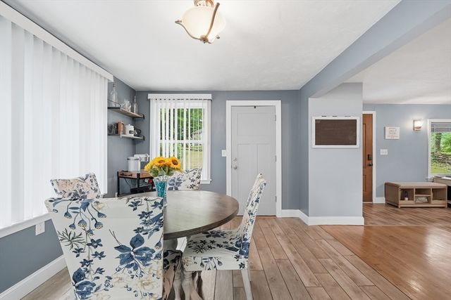 8 Woodside Ter, Auburn, MA 01501