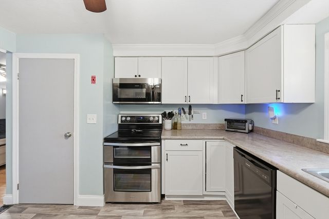 8 Woodside Ter, Auburn, MA 01501