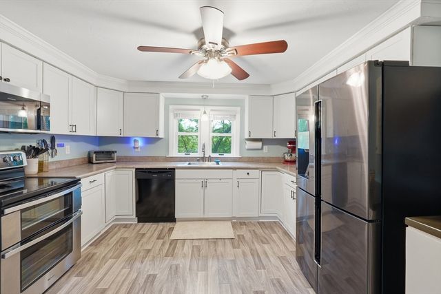 8 Woodside Ter, Auburn, MA 01501