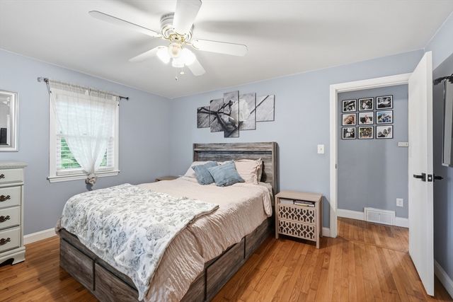8 Woodside Ter, Auburn, MA 01501
