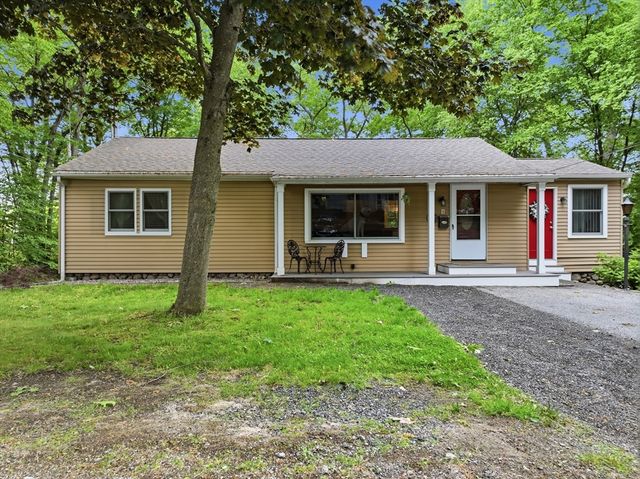 8 Woodside Ter, Auburn, MA 01501