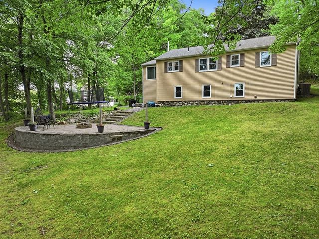 8 Woodside Ter, Auburn, MA 01501