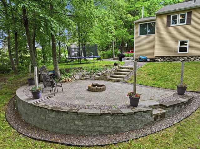 8 Woodside Ter, Auburn, MA 01501