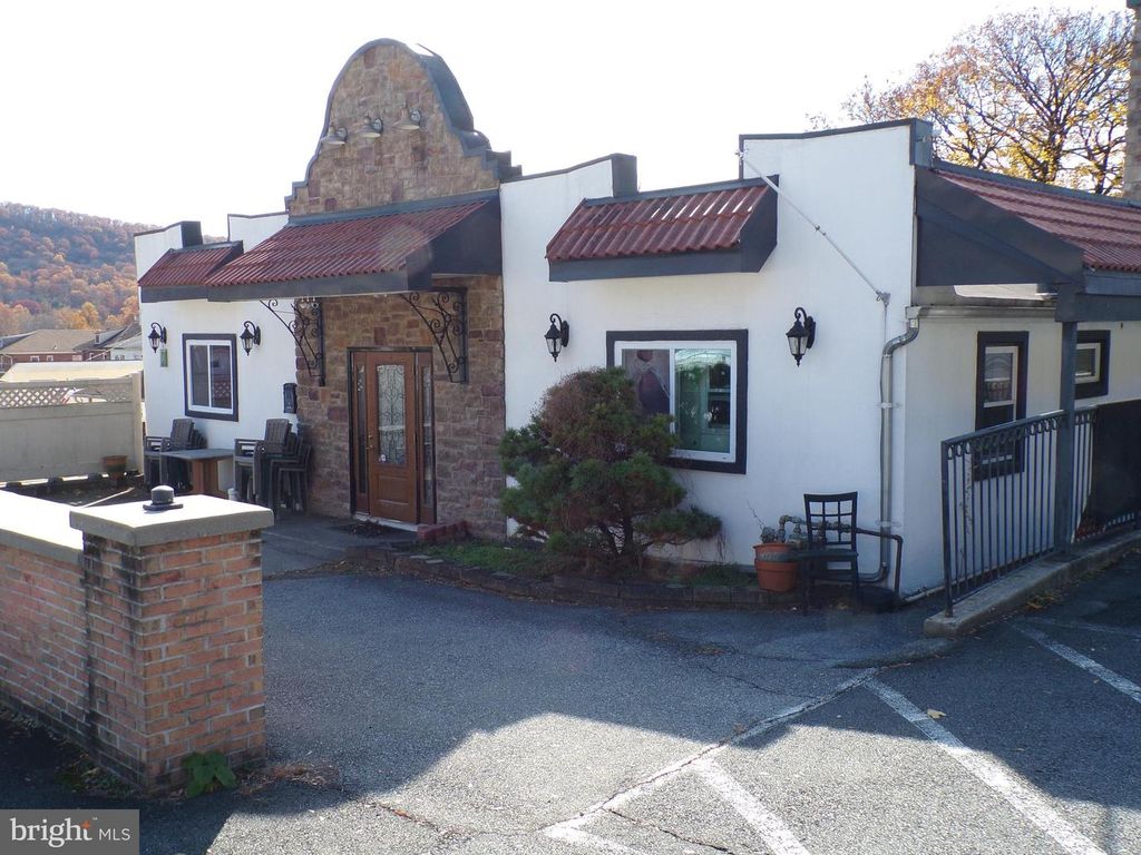 16 COLUMBIA AVE, Reading, PA 19606