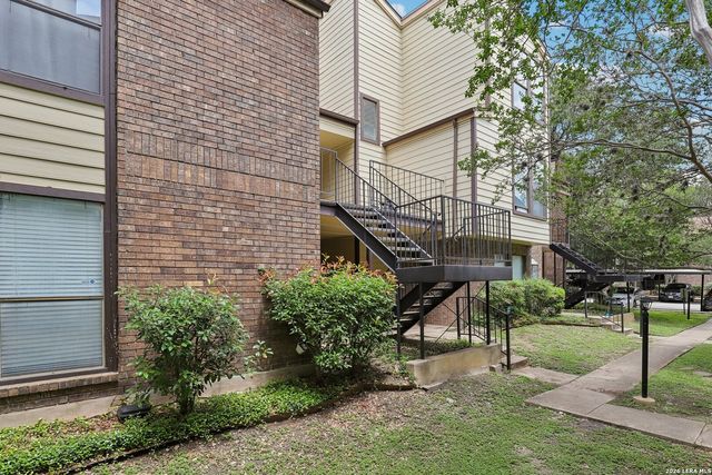 2542 Babcock Rd Apt D202, San Antonio, TX 78229