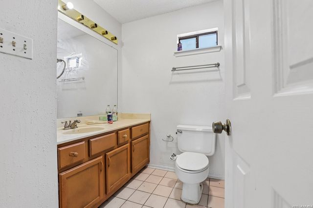 2542 Babcock Rd Apt D202, San Antonio, TX 78229