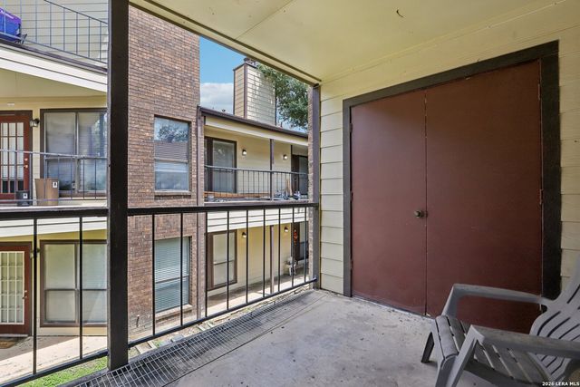 2542 Babcock Rd Apt D202, San Antonio, TX 78229