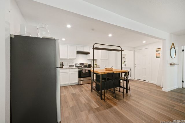 216 Milton, San Antonio, TX 78209