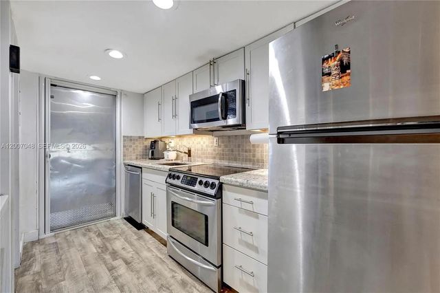 4121 NW 26th St T16, Lauderhill, FL 33313