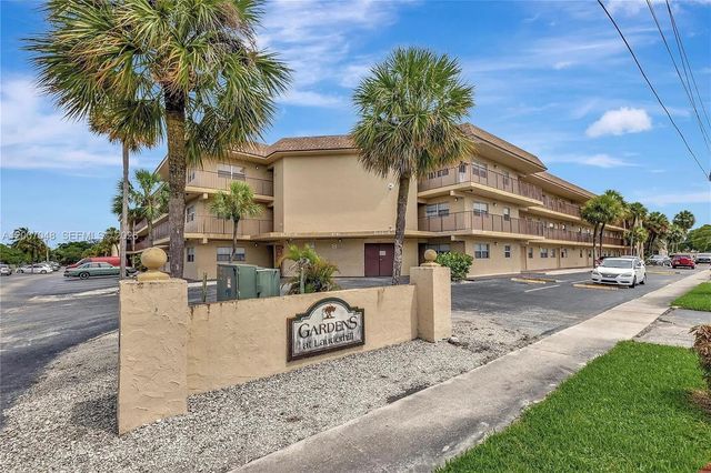 4121 NW 26th St T16, Lauderhill, FL 33313