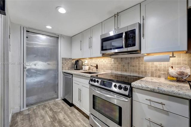 4121 NW 26th St T16, Lauderhill, FL 33313